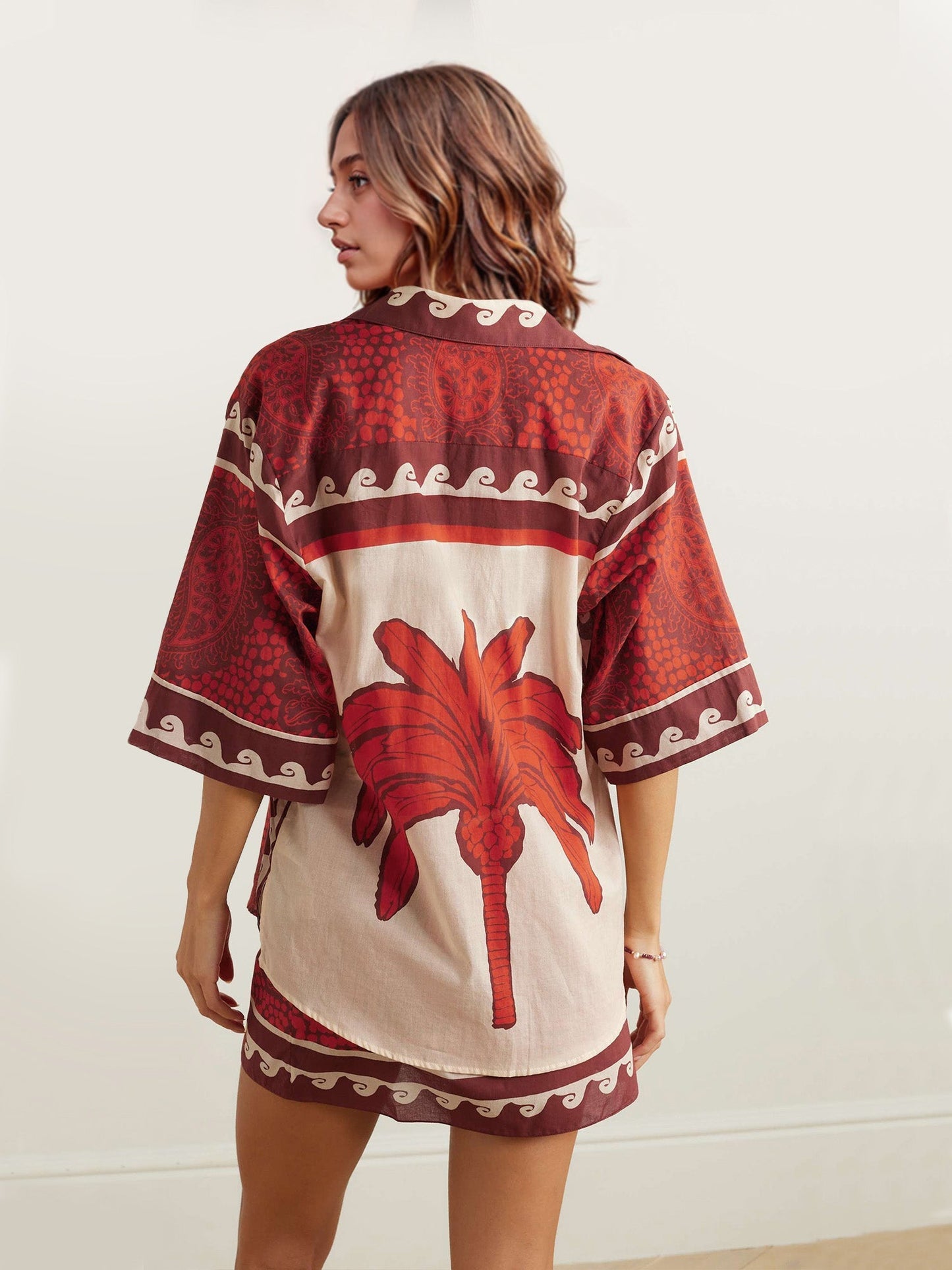 CONJUNTO DE DUAS PEÇAS COM ESTAMPADO TRIBAL