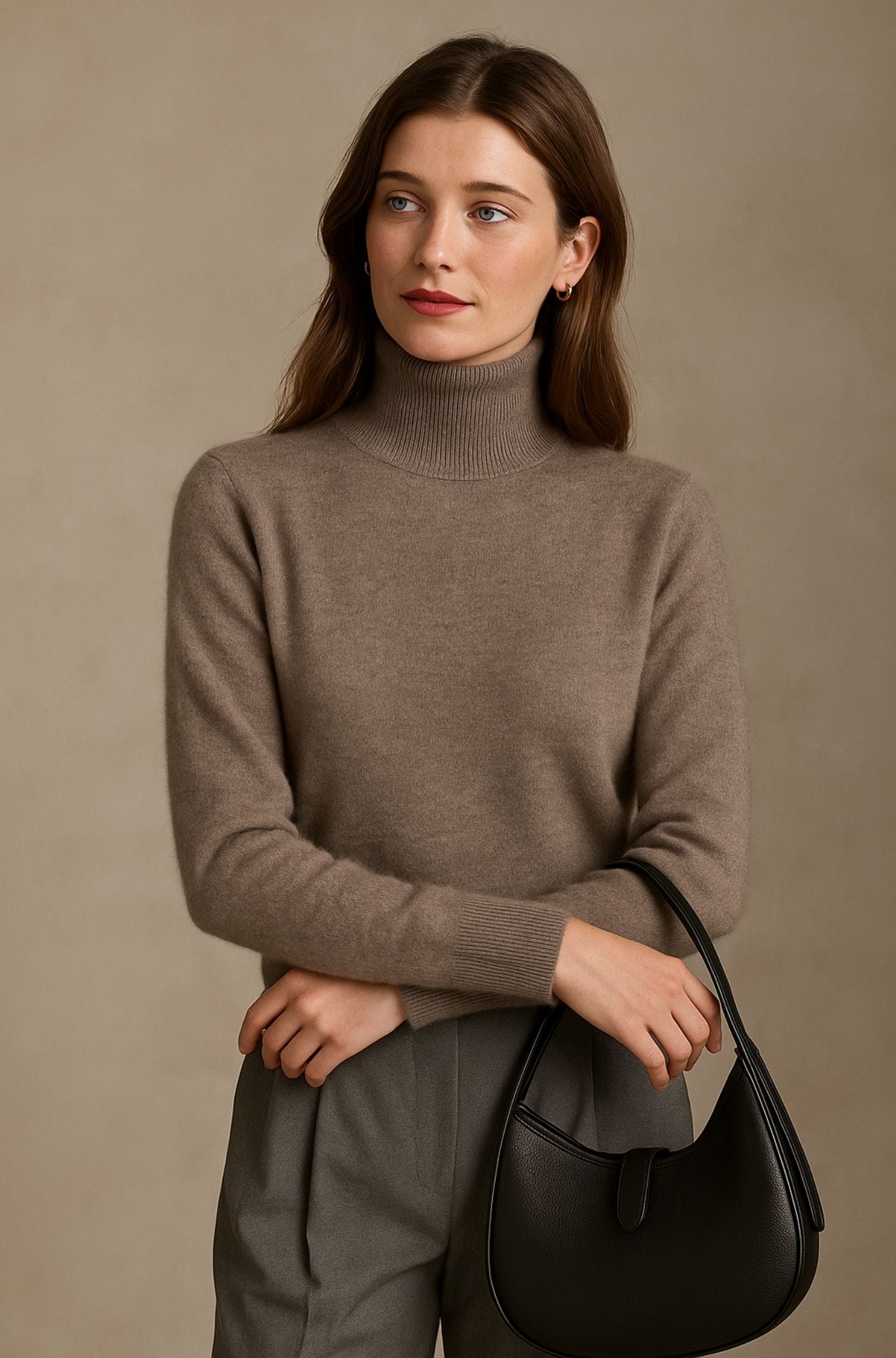 Amara - Pullover de Gola Alta Luxuoso