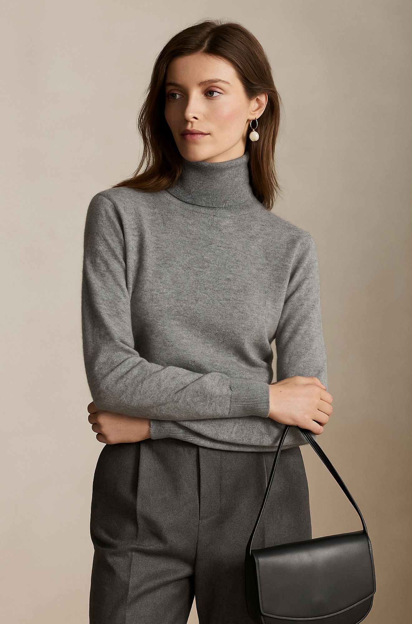 Amara - Pullover de Gola Alta Luxuoso
