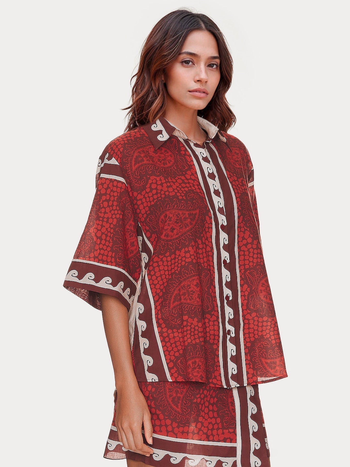 CONJUNTO DE DUAS PEÇAS COM ESTAMPADO TRIBAL
