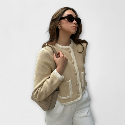 Suéter clássico com bolsos decorativos
