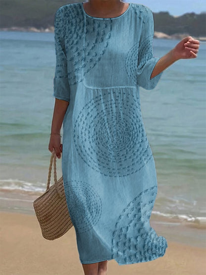 Vestido informal de mulher bordado.
