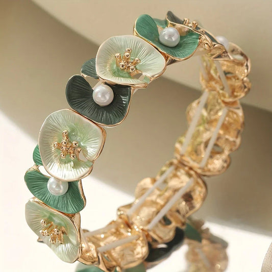 Pulseira Vintage com Flores Verdes e Pérolas
