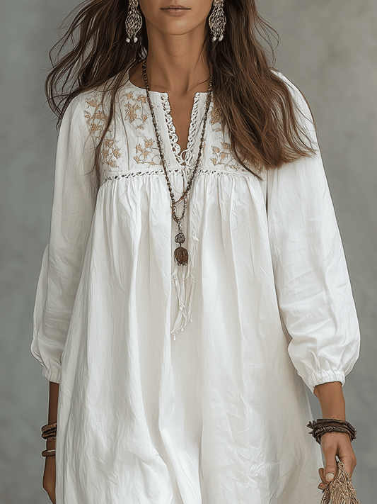 Vestido maxi branco boémio com bordado de flores e mangas balão