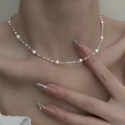 Colar Elegante em Pérolas Brilhantes
