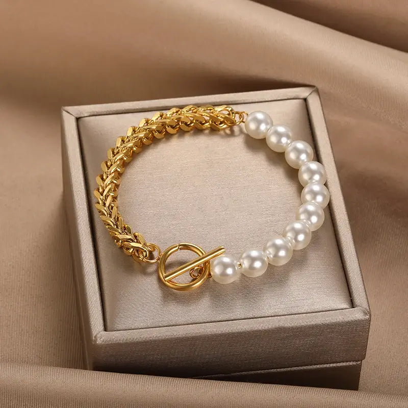 Pulseira Elegante de Ouro e Pérolas