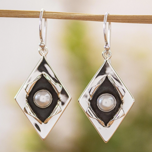 Brincos Vintage em Prata com Pérolas Incrustadas
