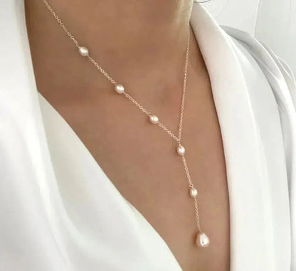 Colar Vintage com Pendente de Pérolas